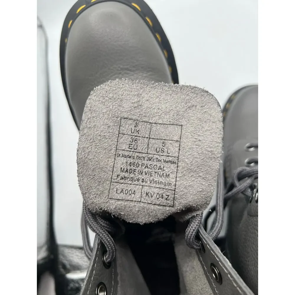 Dr. Martens Gray Leather Combat Boots Lace-Up Round Toe Womens Pebble leather